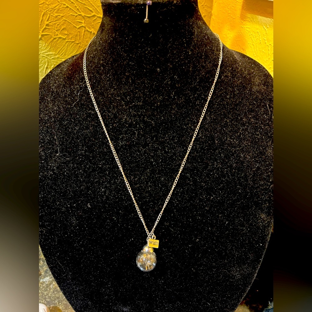 Silver tone dandelion wish necklace